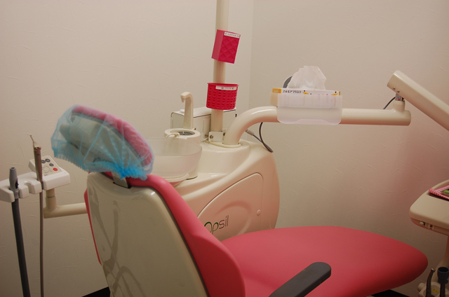 訪問歯科でも医院で行う治療と同じ治療を受けることができます
